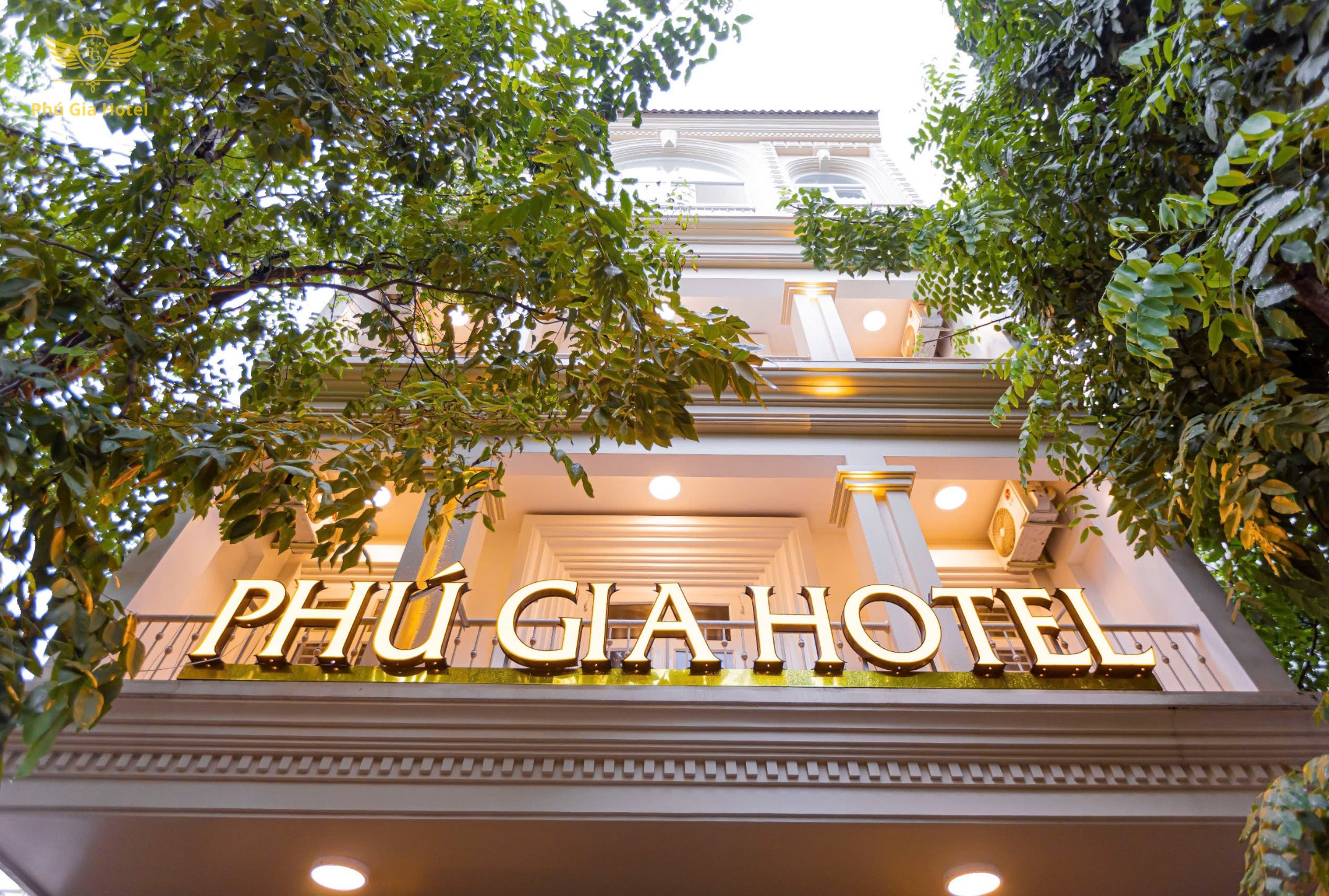 Phú Gia Hotel 14